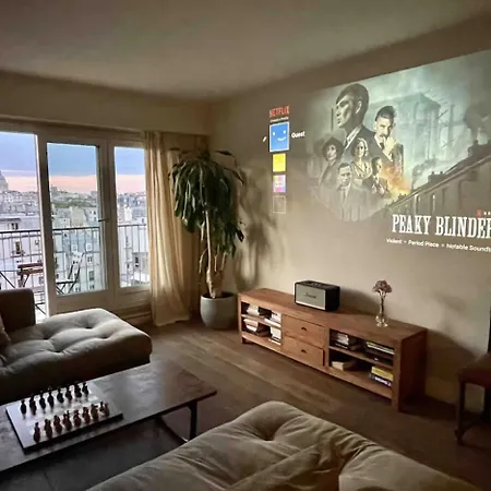 Amazing View, Beautiful Flat, Swimming Pools, Secure Parking Apartment Paris