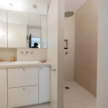 Amazing View, Beautiful Flat, Swimming Pools, Secure Parking * Paris