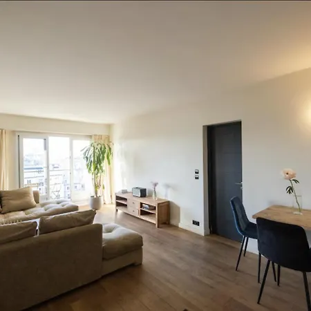 Amazing View, Beautiful Flat, Swimming Pools, Secure Parking Apartment *